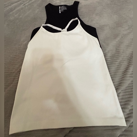 Love & Sports Bundle of 2 Compression Tank Tops - White and Black - Picture 1 of 6